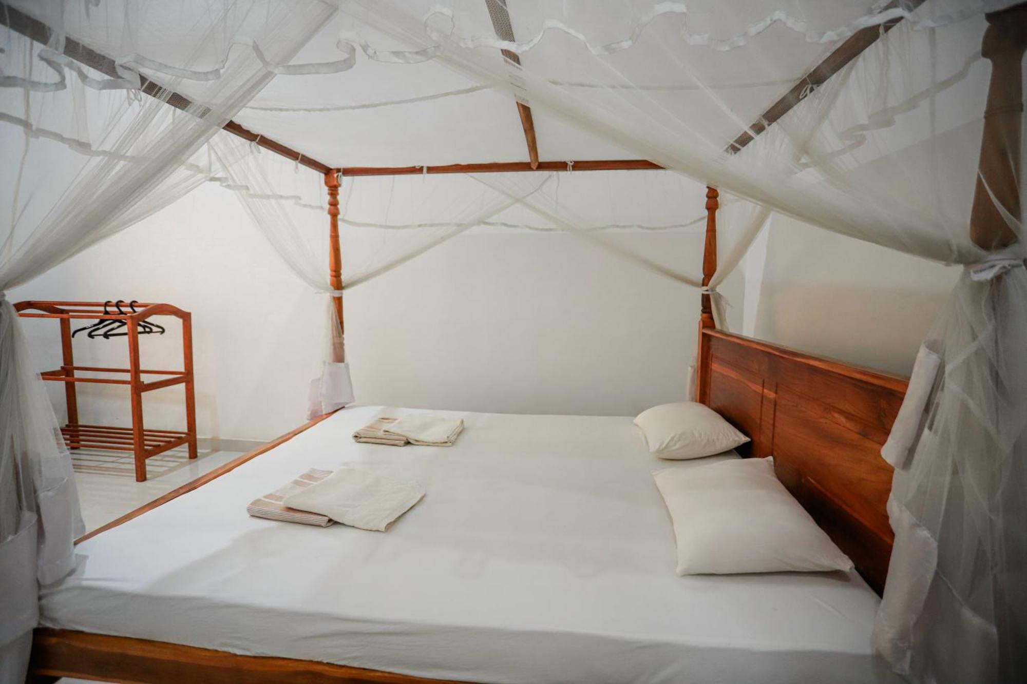 Serene Home Stay ウダワラウェ エクステリア 写真