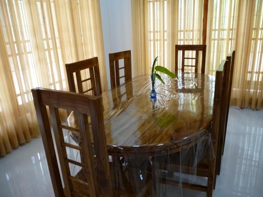 Serene Home Stay ウダワラウェ エクステリア 写真