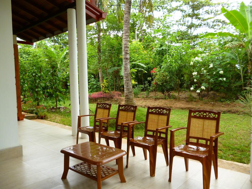 Serene Home Stay ウダワラウェ エクステリア 写真